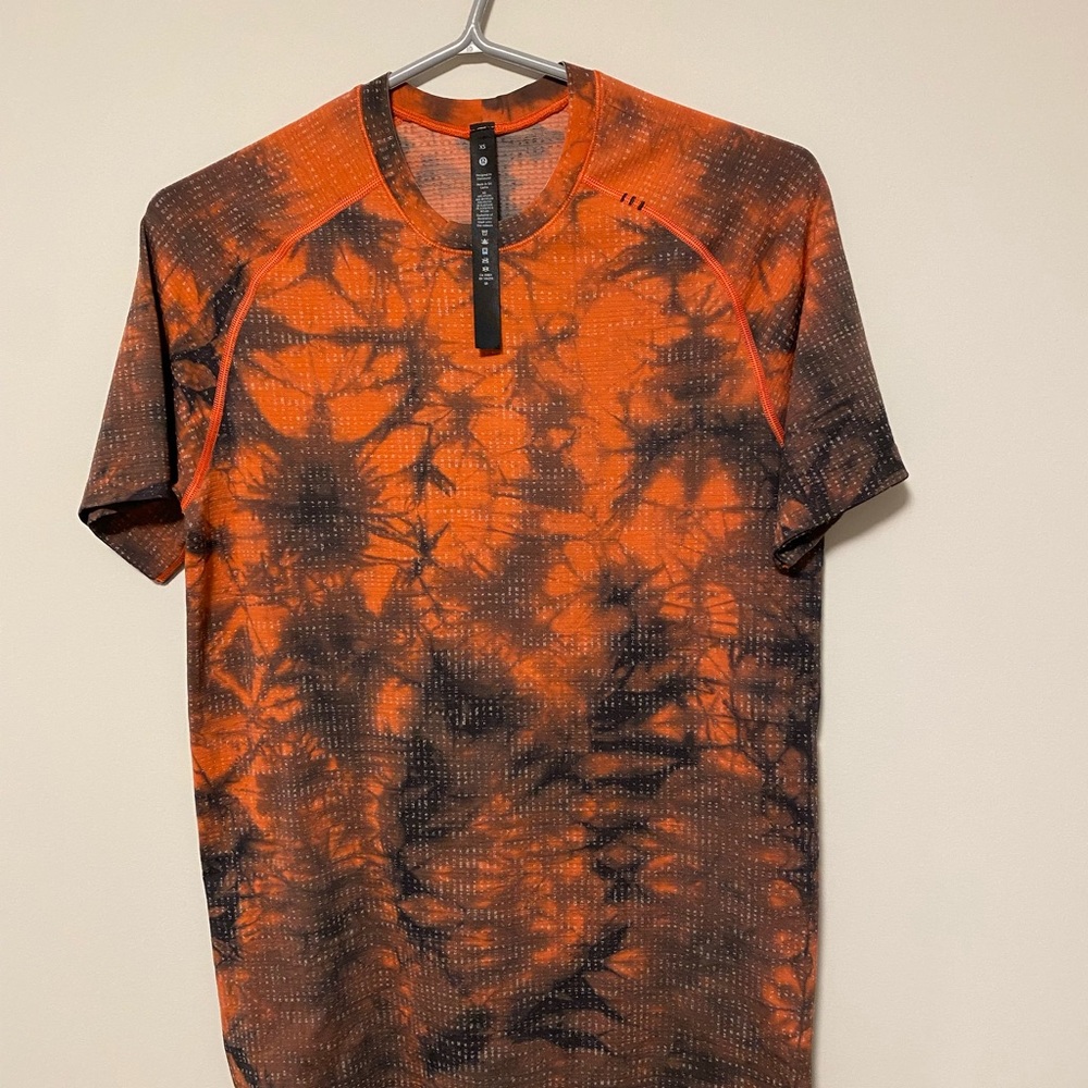 lululemon athletica Orange and Black Short Sleeve Tee